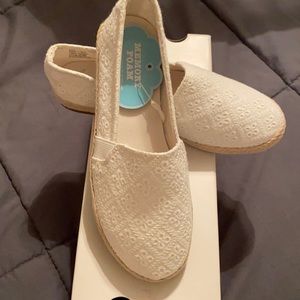 Espadrille style girls shoes